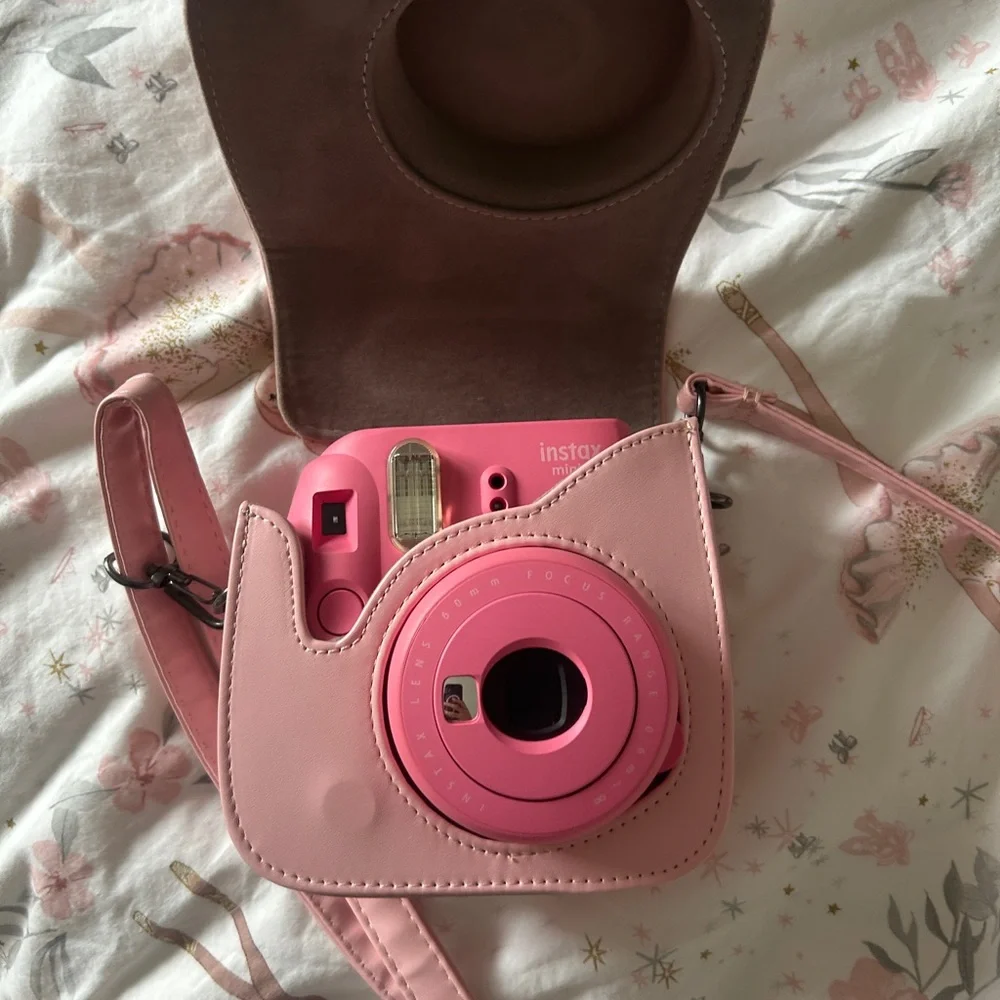 Fujifilm Instax Mini 9 in Vibrant Pink